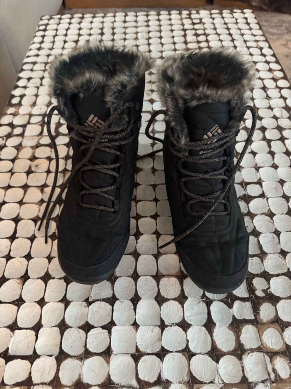 Columbia Women's Black Faux-Fur Trim Lace-Up Winter Boots